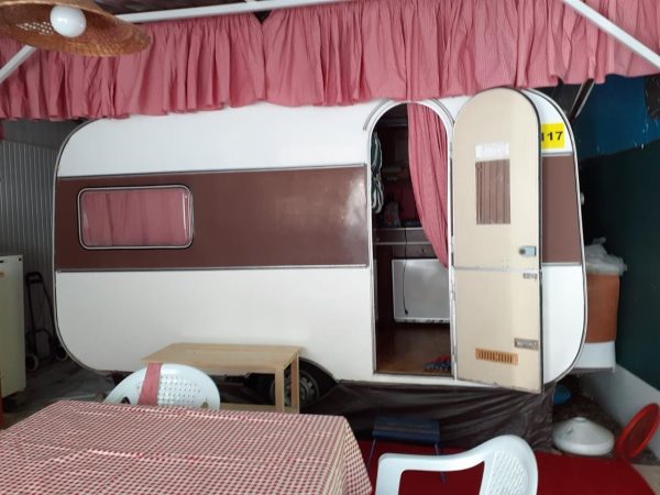 Kamp prikolka vgradena vo kamp elesec ohrid
