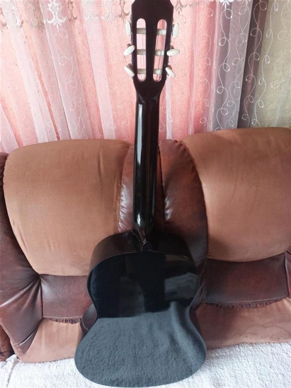 Nova Klasicna Gitara so tuner i novi zici - Image 2