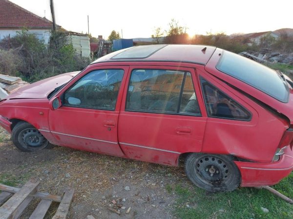 Polovni delovi za Daewoo Nexia i VW Sharan - Image 2